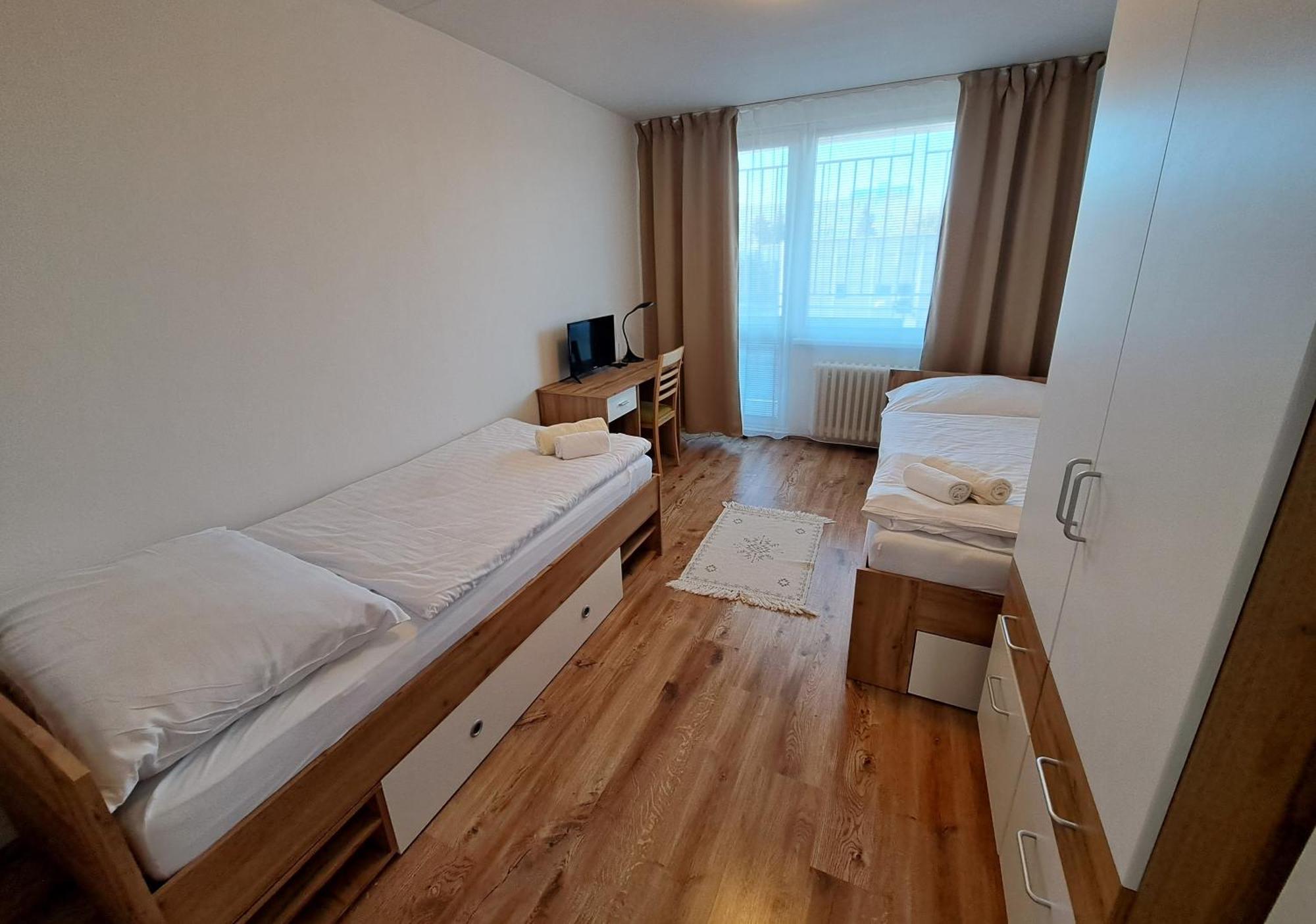 Skolsky Internat Medicka 2 Hotel Kosice Ngoại thất bức ảnh