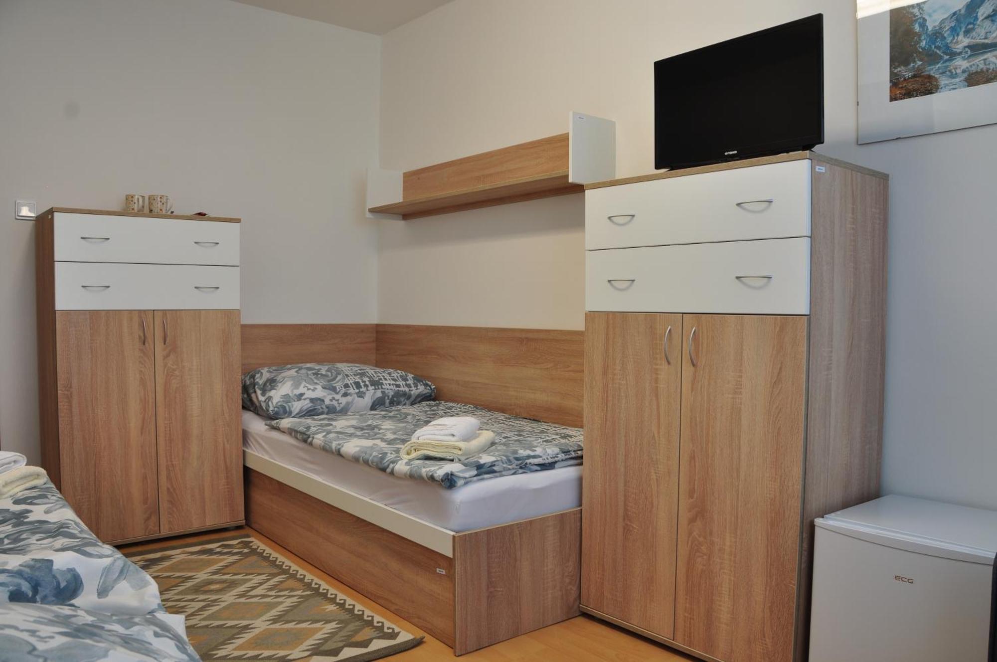 Skolsky Internat Medicka 2 Hotel Kosice Ngoại thất bức ảnh
