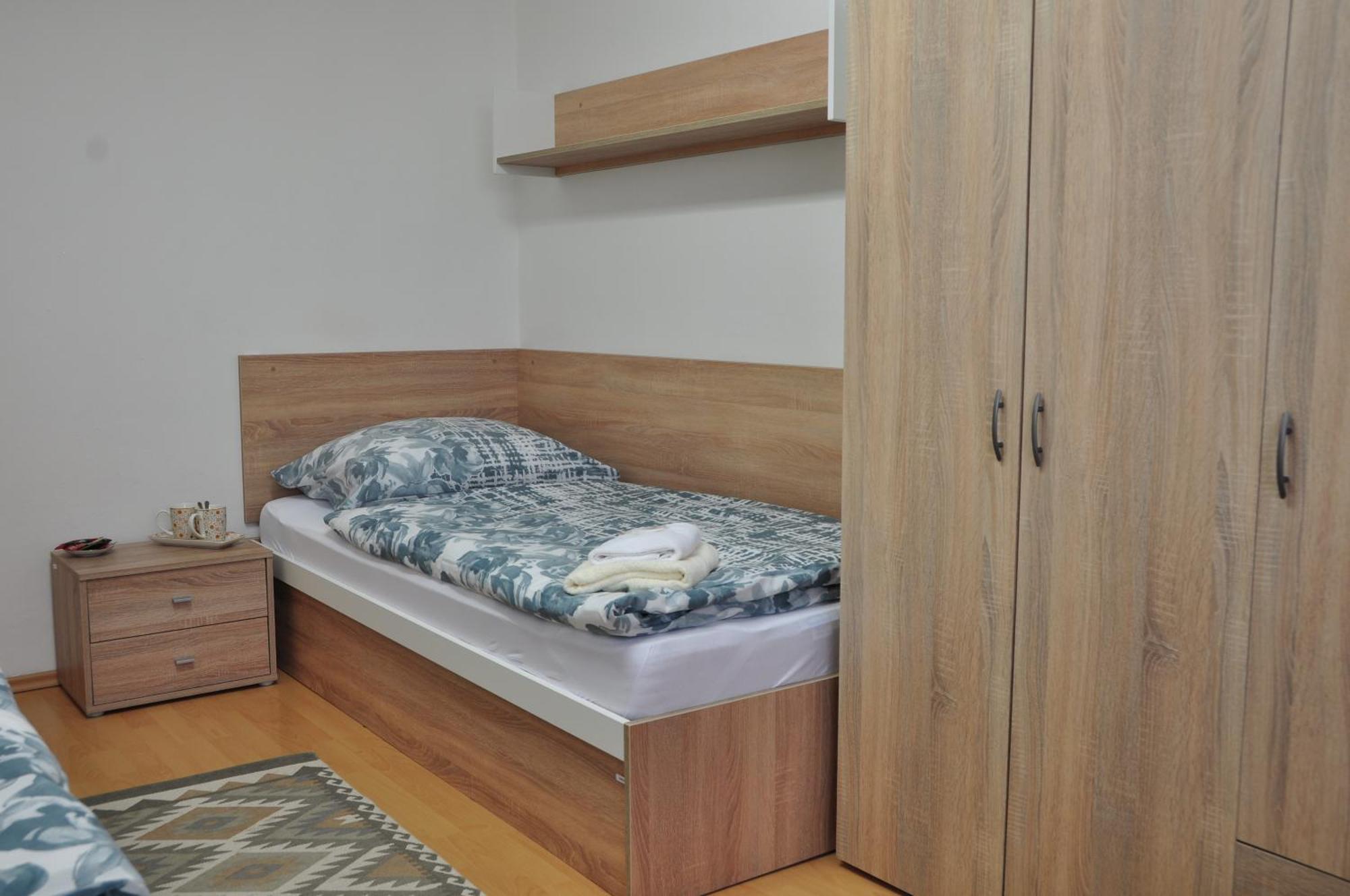Skolsky Internat Medicka 2 Hotel Kosice Ngoại thất bức ảnh